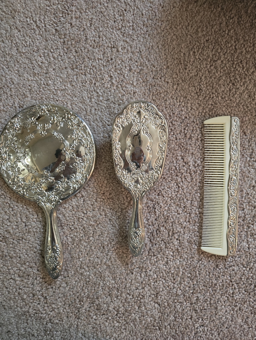 Antique Vanity Brush Set